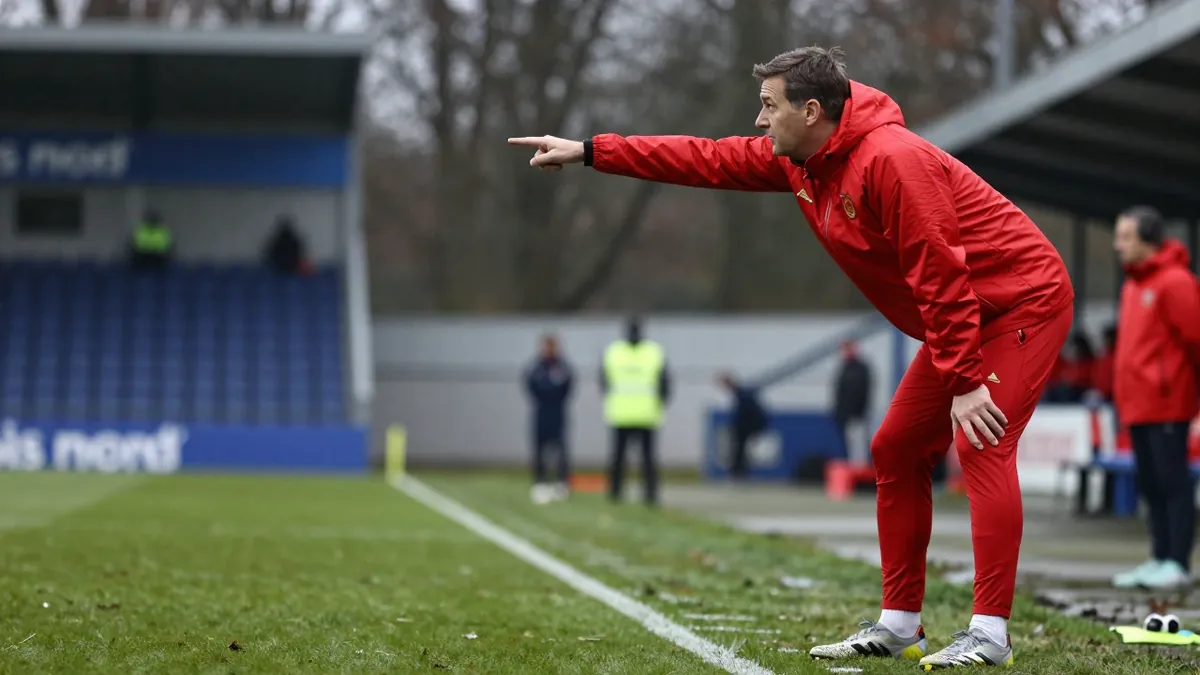 Fleetwood Town head coach Matt Lawlor has described Sheffield United as an 'unbelievable football club' and Chris Wilder...