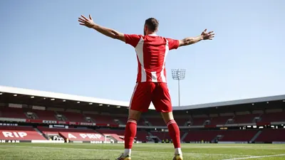 Sheffield United boss Chris Wilder has described Billy Sharp as the club's number one player of the modern generation...