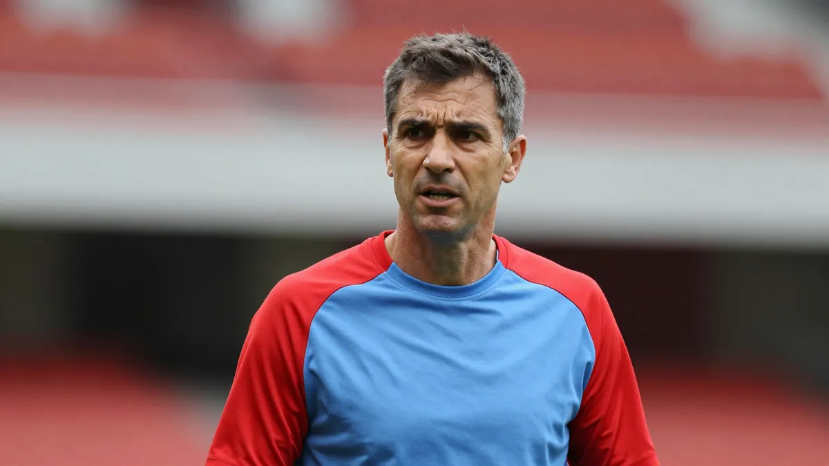 Sheffield United Manager Confirms Club Considering Bid for Coventry Target Hamer