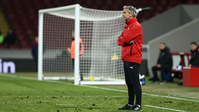 Sheffield United manager Chris Wilder says the club is 'getting bashed about' and calls for a response after a poor start...
